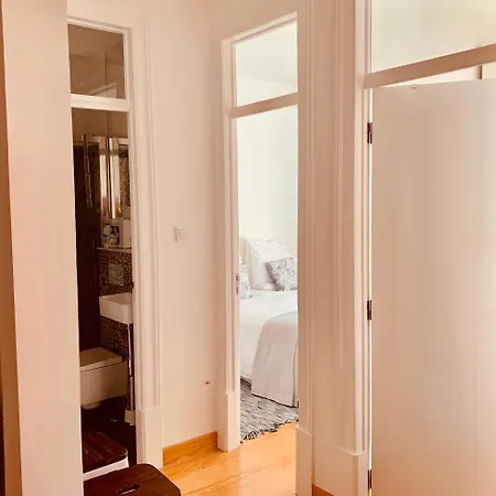 아파트 Alfacinha Ajuda *